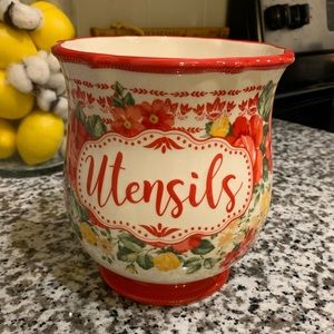 Pioneer woman utensil jar